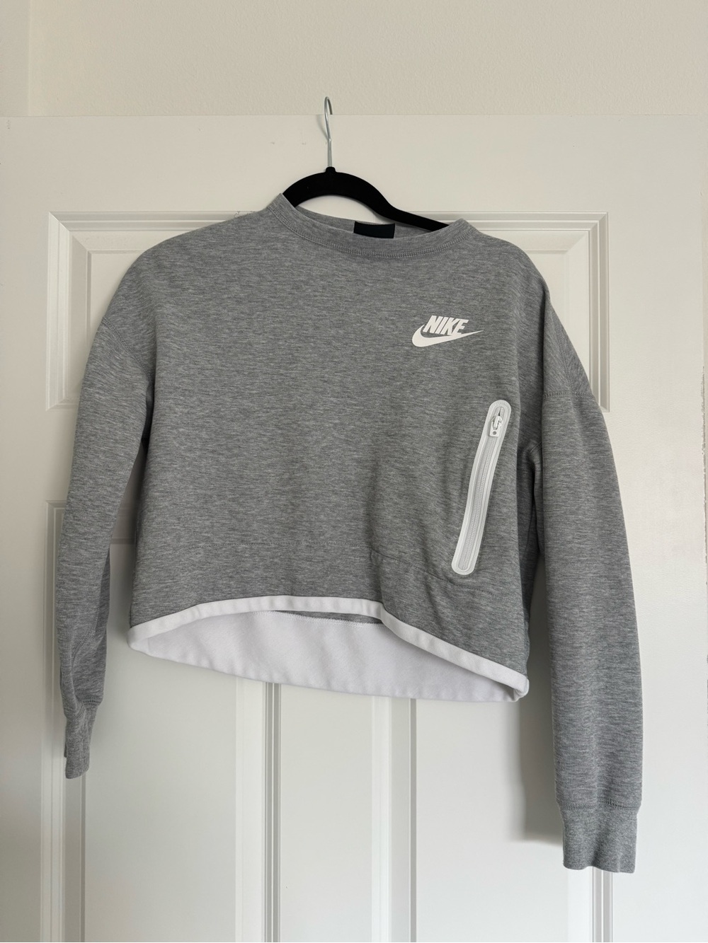 Nike Women’s Cropped Sweater